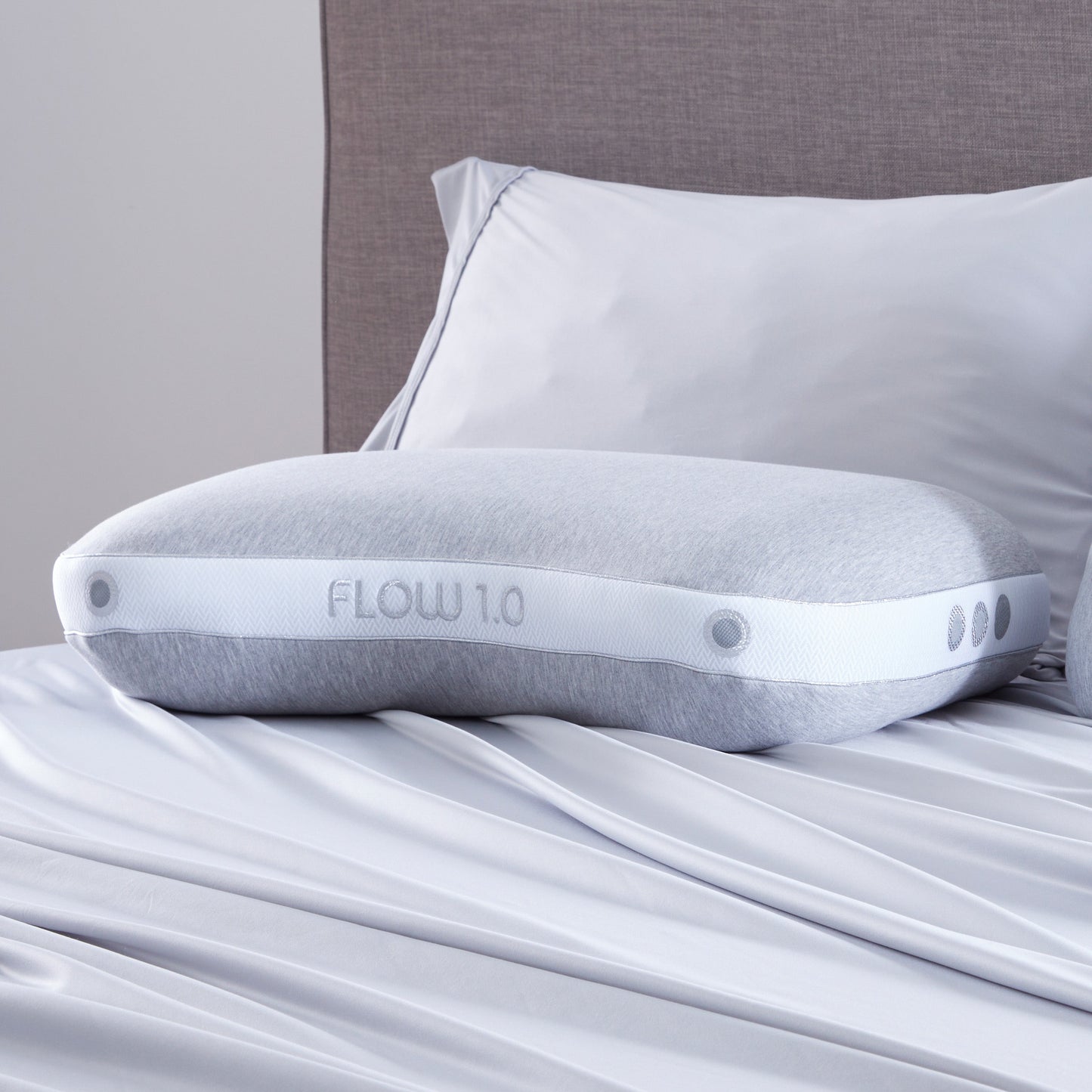 Flow Cuddle Curve Performance® Pillow